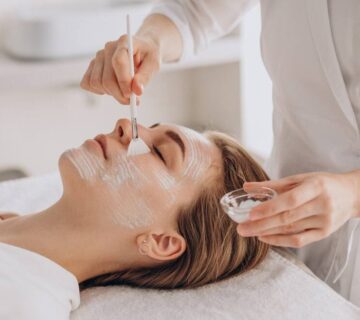 چه زمانی باید به متخصص پوست مراجعه کرد؟